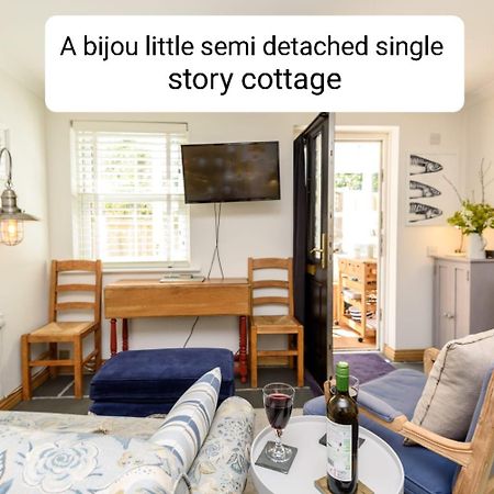 Bijou Coastal Apartment In Polperro With Hot Tub Onsite Parking Downhill Walk To Village Exterior foto