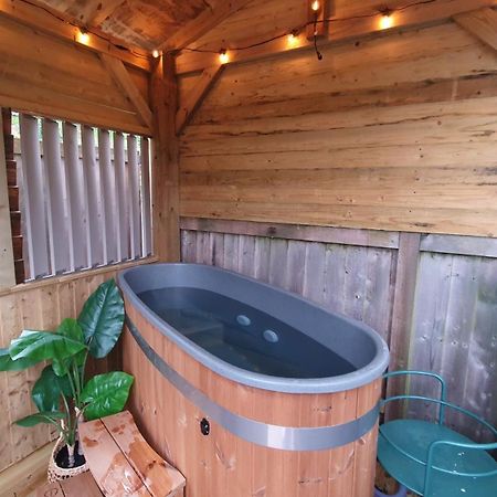 Bijou Coastal Apartment In Polperro With Hot Tub Onsite Parking Downhill Walk To Village Exterior foto
