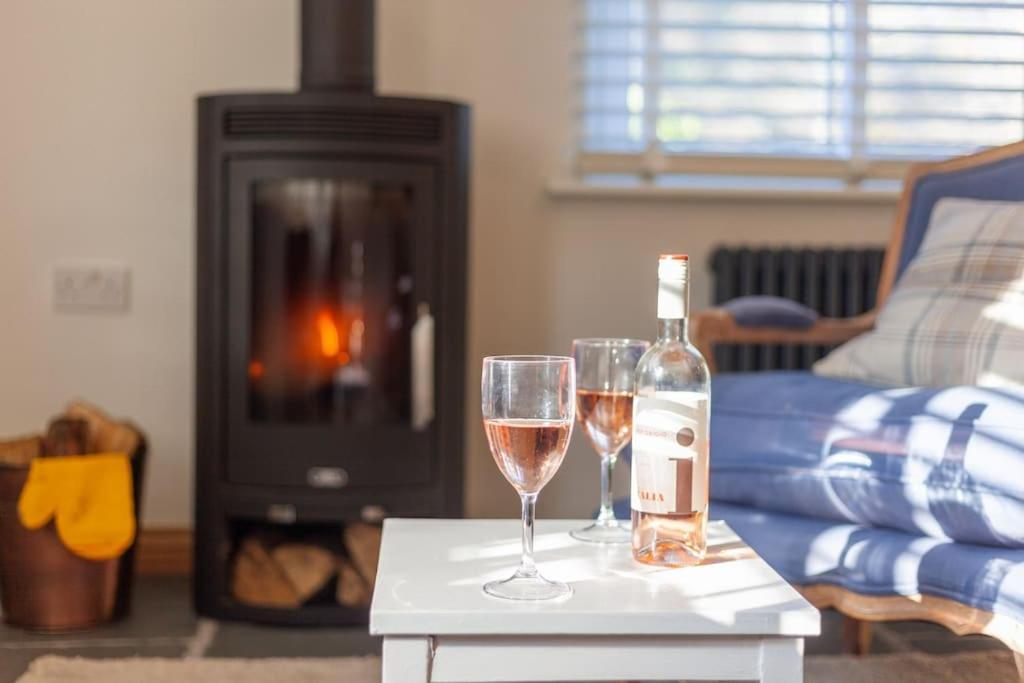 Bijou Coastal Apartment In Polperro With Hot Tub Onsite Parking Downhill Walk To Village Exterior foto