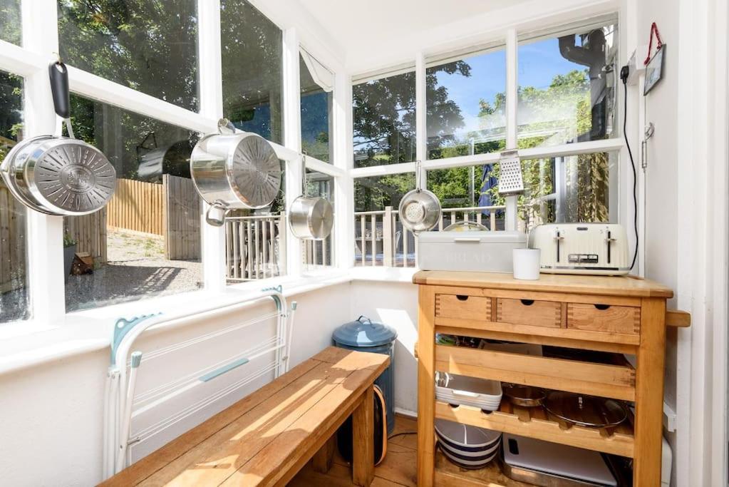 Bijou Coastal Apartment In Polperro With Hot Tub Onsite Parking Downhill Walk To Village Exterior foto