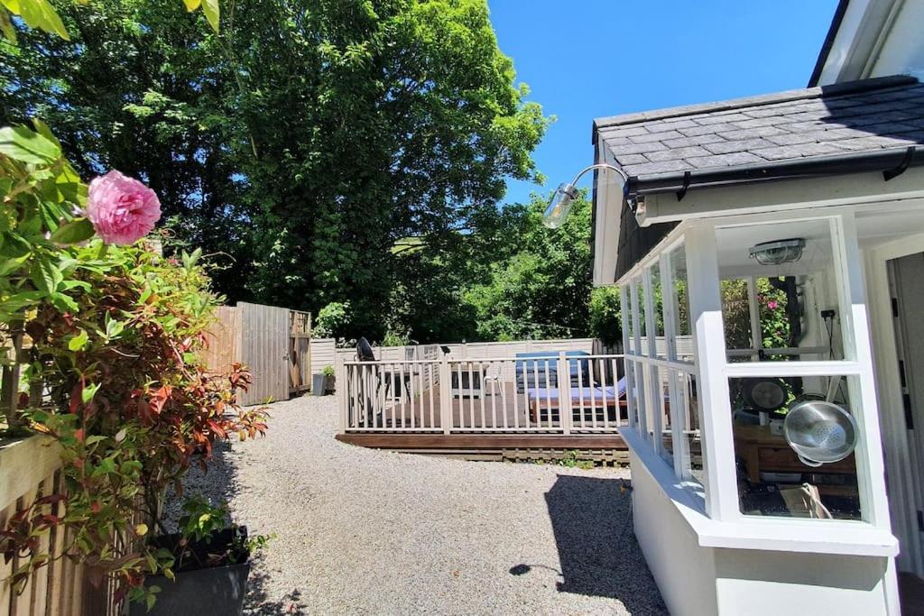 Bijou Coastal Apartment In Polperro With Hot Tub Onsite Parking Downhill Walk To Village Exterior foto