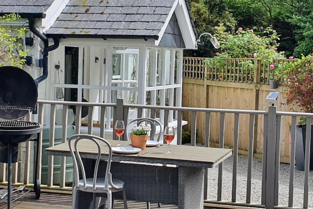 Bijou Coastal Apartment In Polperro With Hot Tub Onsite Parking Downhill Walk To Village Exterior foto