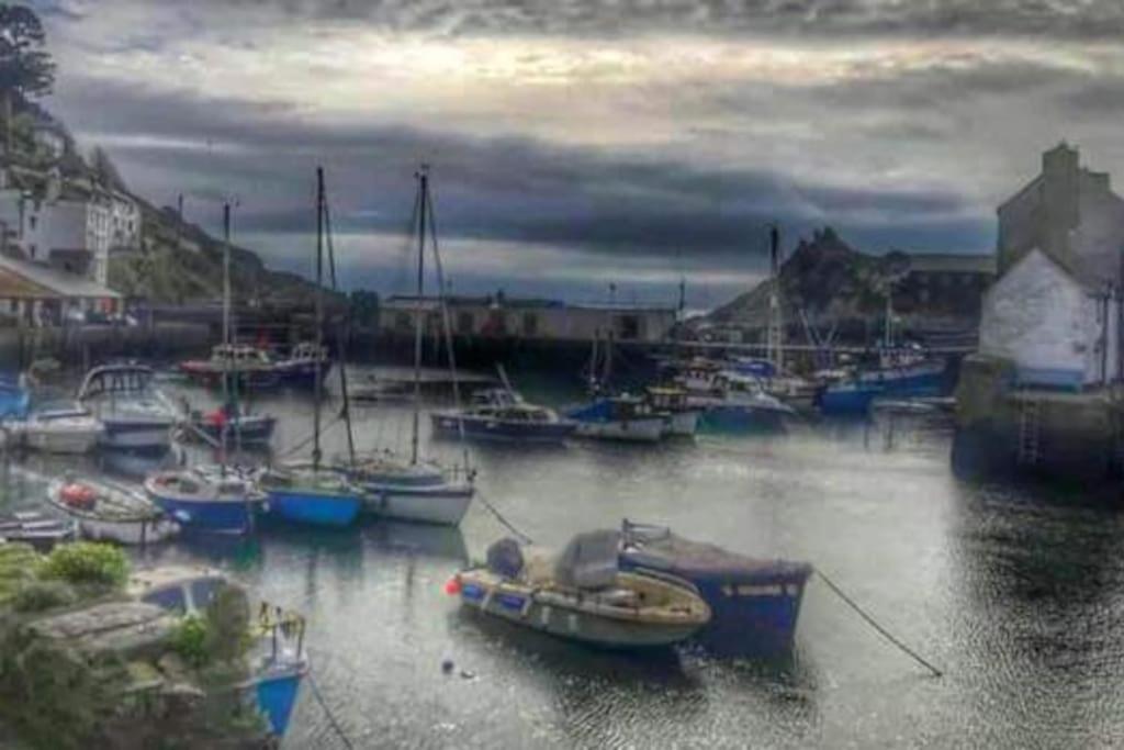 Bijou Coastal Apartment In Polperro With Hot Tub Onsite Parking Downhill Walk To Village Exterior foto