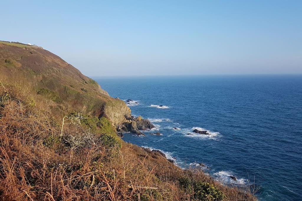Bijou Coastal Apartment In Polperro With Hot Tub Onsite Parking Downhill Walk To Village Exterior foto